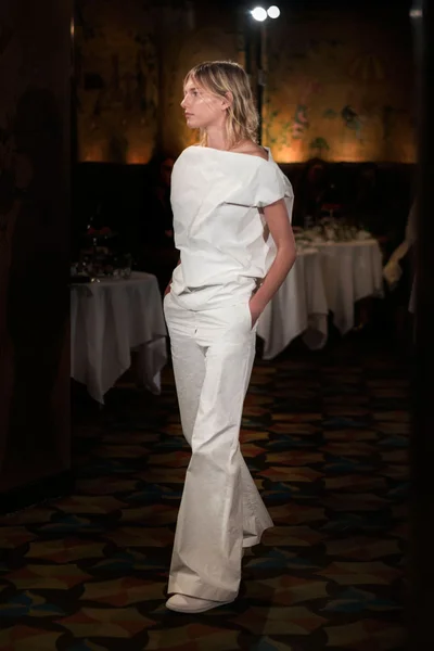 Look 18